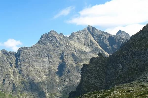 Gdzie leżą Rysy? Odkryj ich niezwykłą lokalizację w Tatrach