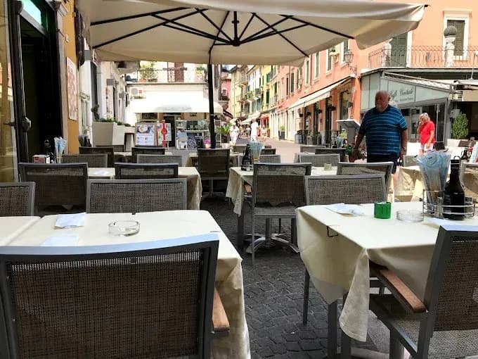 Peschiera del Garda gdzie zjeść – najlepsze restauracje i smaki regionu
