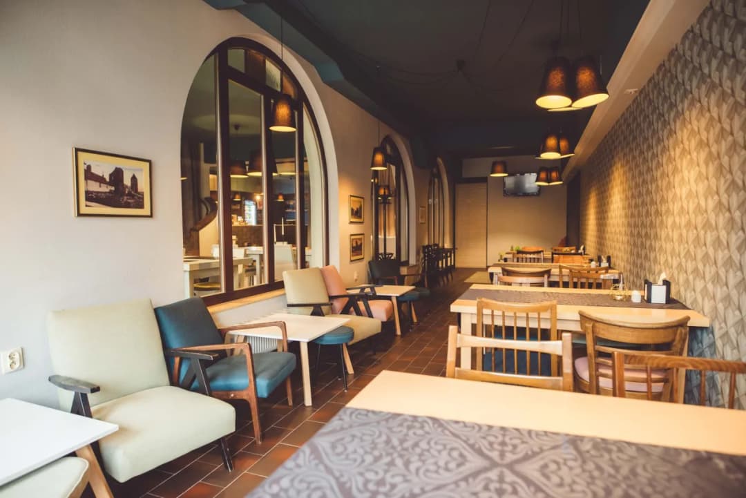 Gdzie zjeść w Chojnicach? Odkryj najlepsze restauracje i smaki