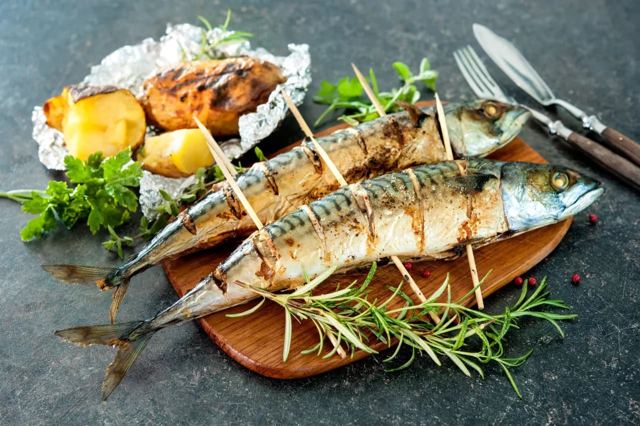 Gdzie zjeść w Chłopach? Odkryj najlepsze restauracje z rybą