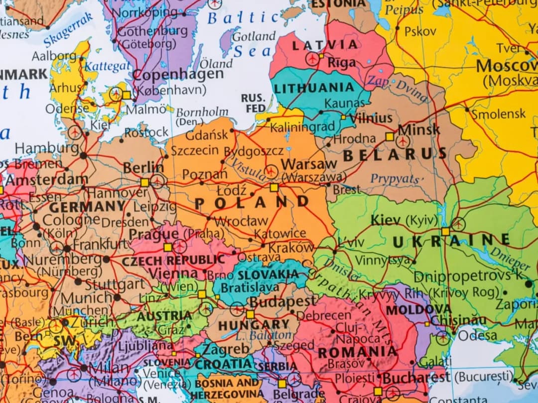 Gdzie leżą Suwałki? Odkryj ich położenie i sąsiedztwo z krajami