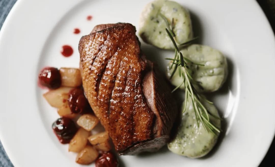 Gdzie zjeść w Stroniu Śląskim? Odkryj najlepsze restauracje i smaki